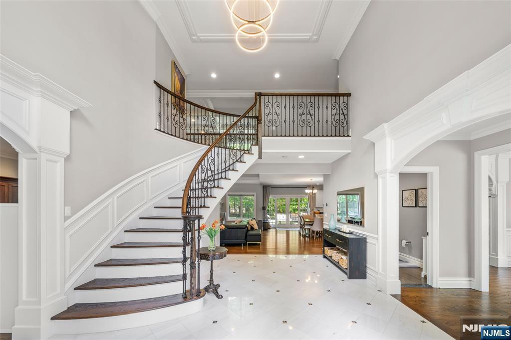 Property Photo:  108 Serpentine Road  NJ 07627 