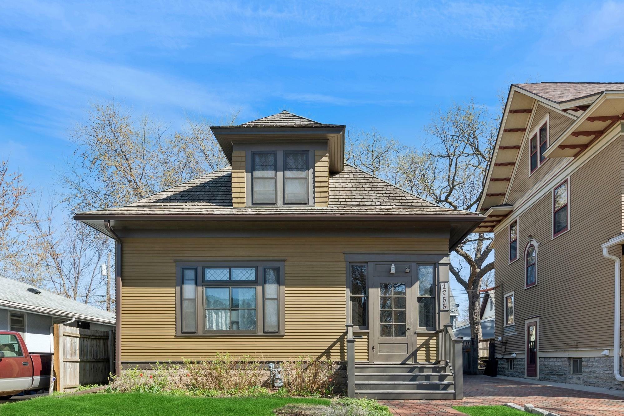 Property Photo: 1255 Laurel Avenue MN 55104