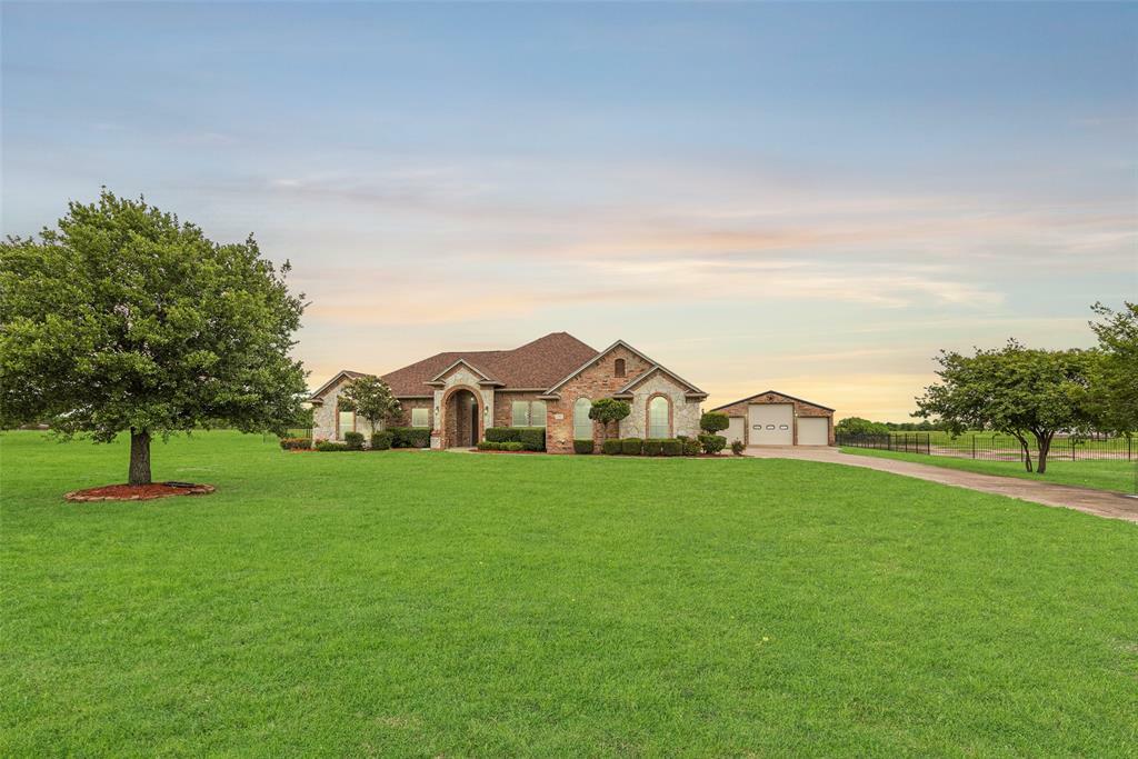 Photo de la propriété: 1310 Shadow Lakes Drive TX 75169