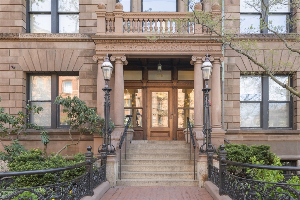 Property Photo: 416 Marlborough St 504 MA 02115