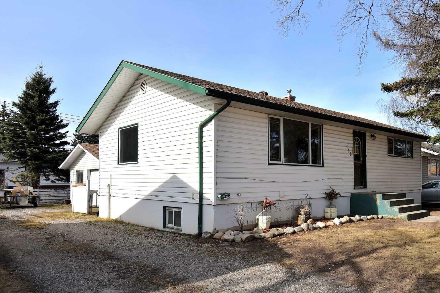 Property Photo: 119 Lodgepole Drive AB T7V 1E4