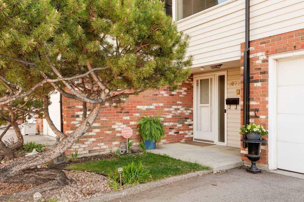 Property Photo: 10714 Braeside Drive SW AB T2W 1C1