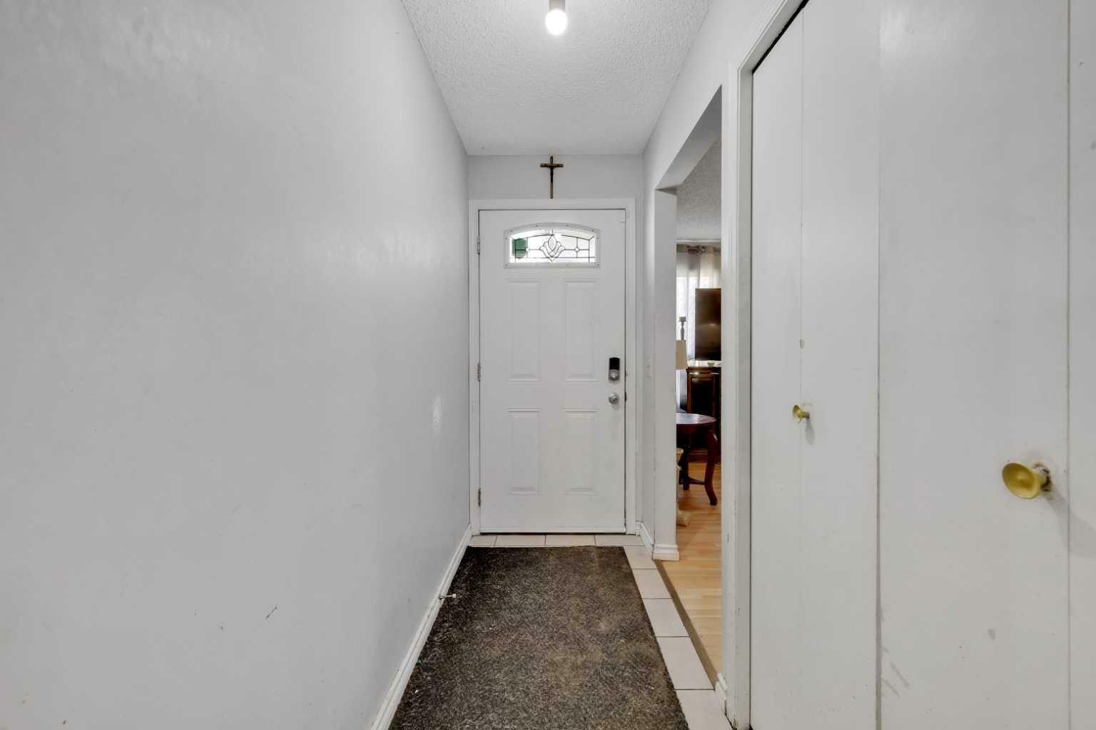 Photo de la propriété: 75 Templemont Way NE 8 AB T1Y 5K8