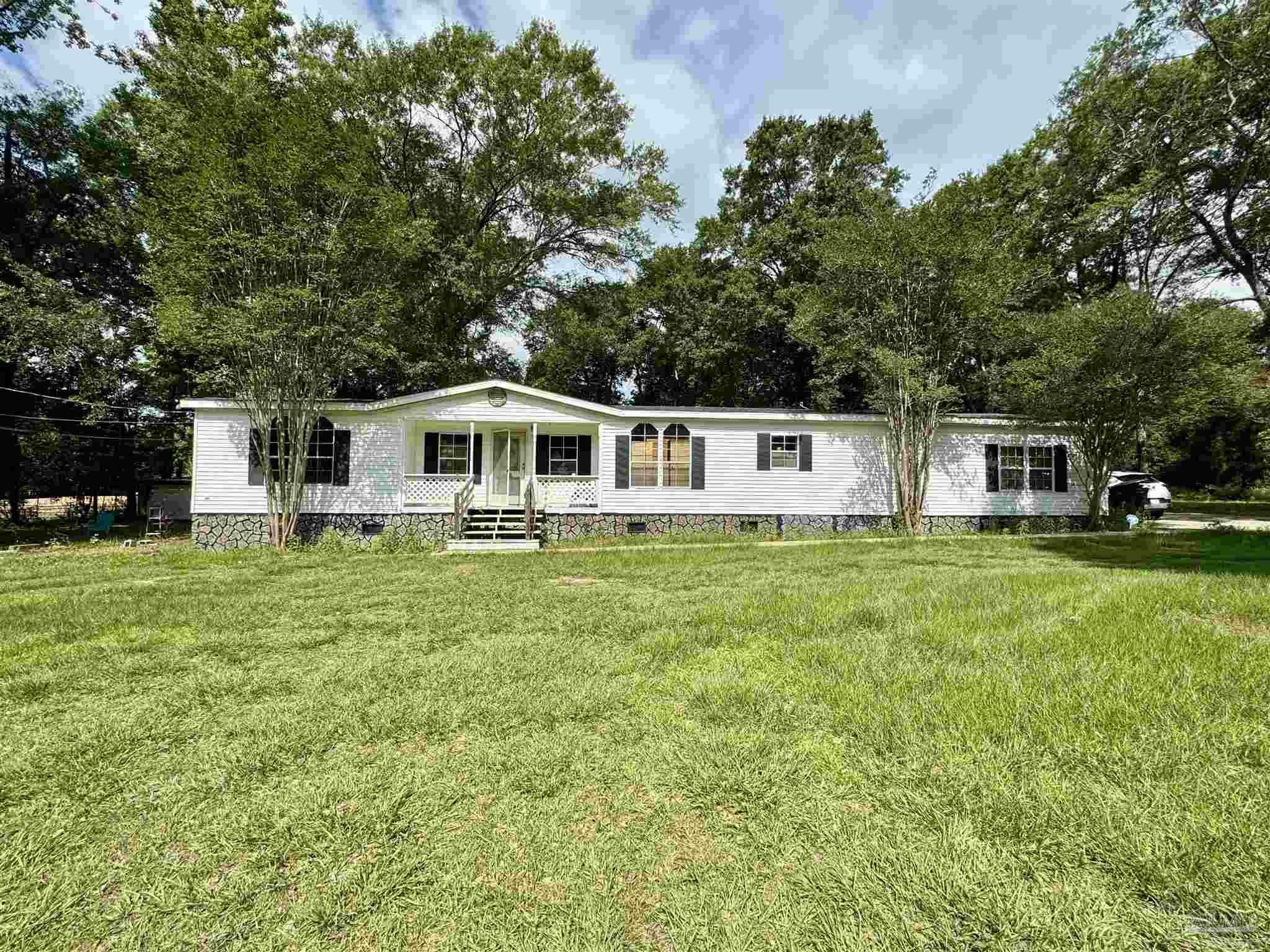 Property Photo: 83 Coweta Rd A FL 32533