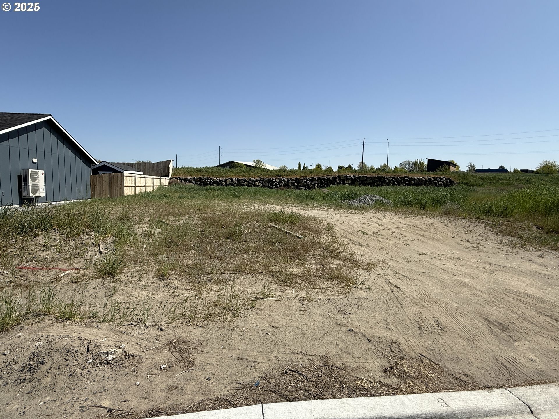 Property Photo:  1277 SE 9th St  OR 97838 