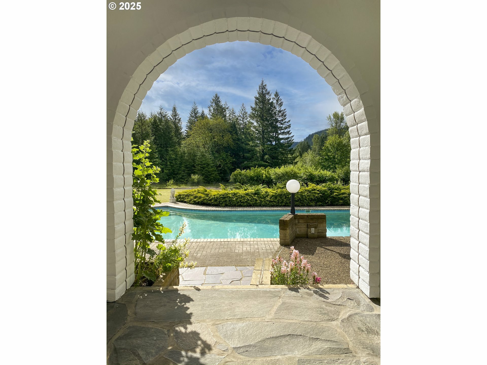 Property Photo: 57255 N Bank Rd OR 97413