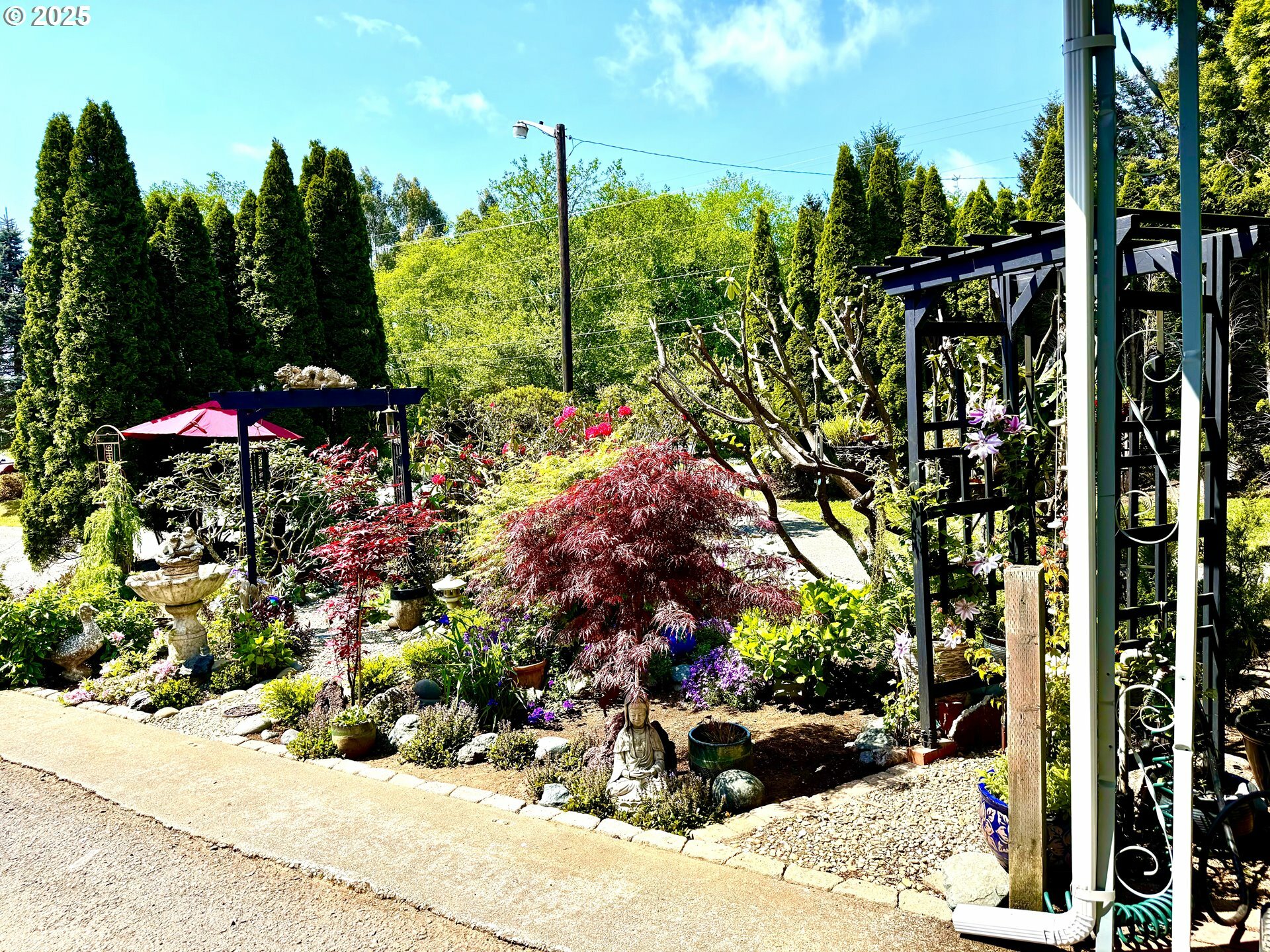 Property Photo:  16131 W Hoffeldt Ln  OR 97415 