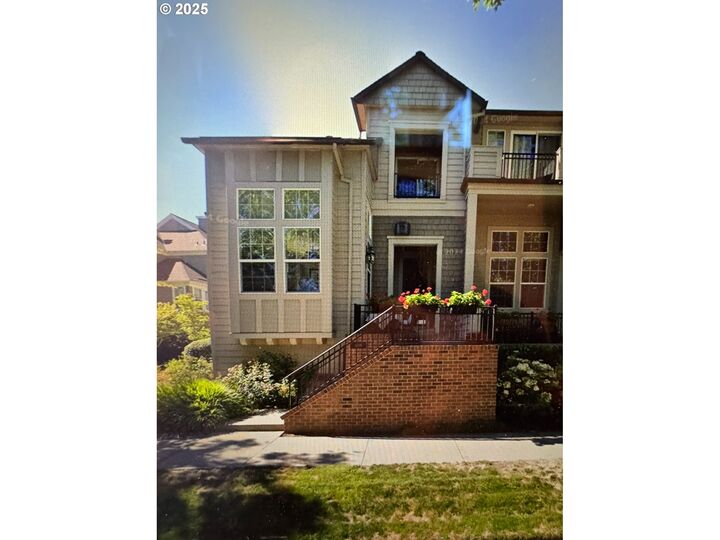 1609 NE Ashberry Dr  Hillsboro OR 97124 photo