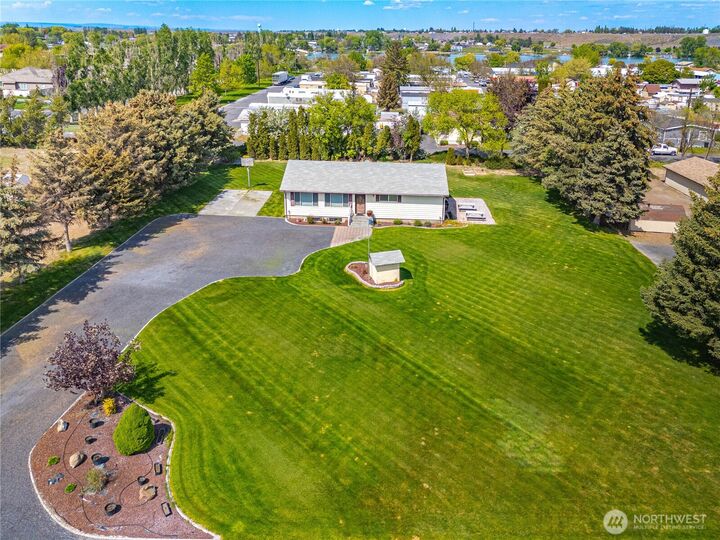 Property Photo:  3019 NE Road H  WA 98837 