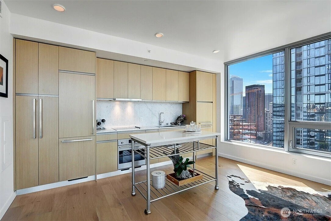 Property Photo: 1808 Minor Avenue 2505 WA 98101