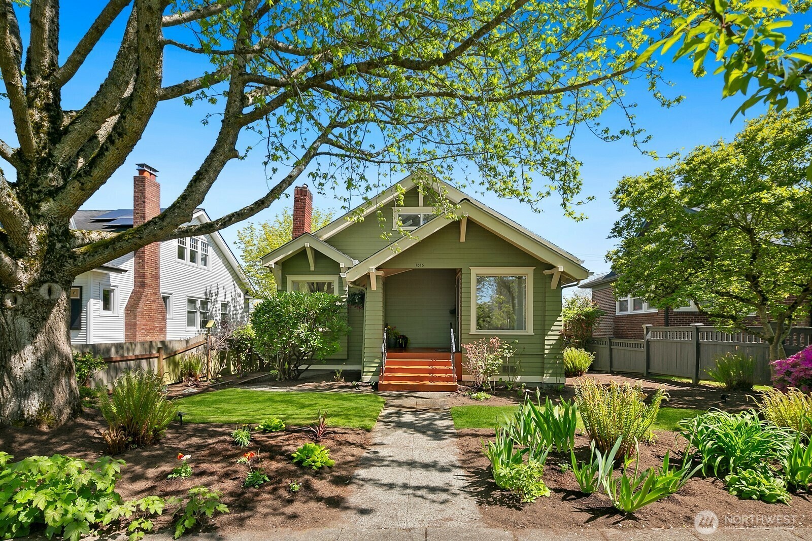 Property Photo: 1015 Colby Avenue WA 98201