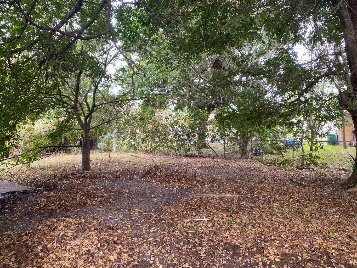 Property Photo: 3621 NW 6th Place FL 33311