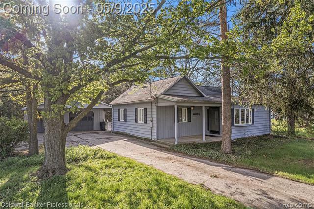 6093 Porter Road  Grand Blanc Twp MI 48439 photo