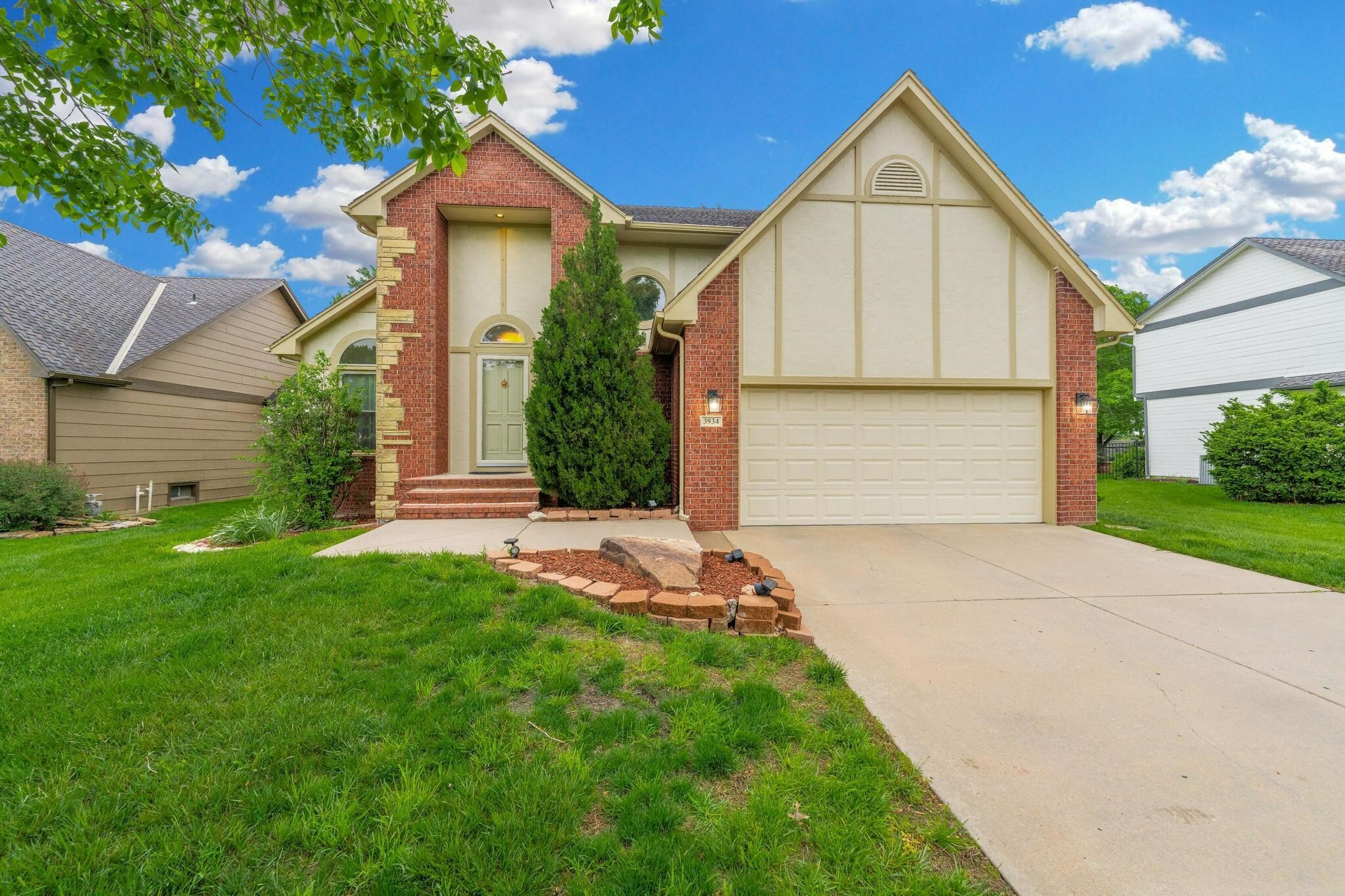 Property Photo: 3934 N Jasmine St KS 67226