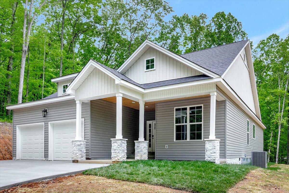 Property Photo: 1925 Sussex Road TN 37321