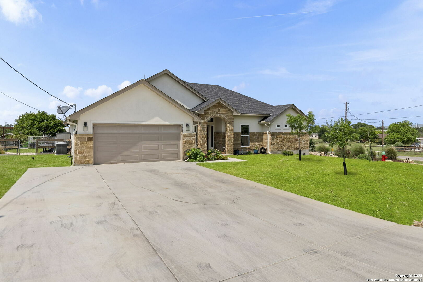 Property Photo: 177 Glenvalley Circle TX 78003