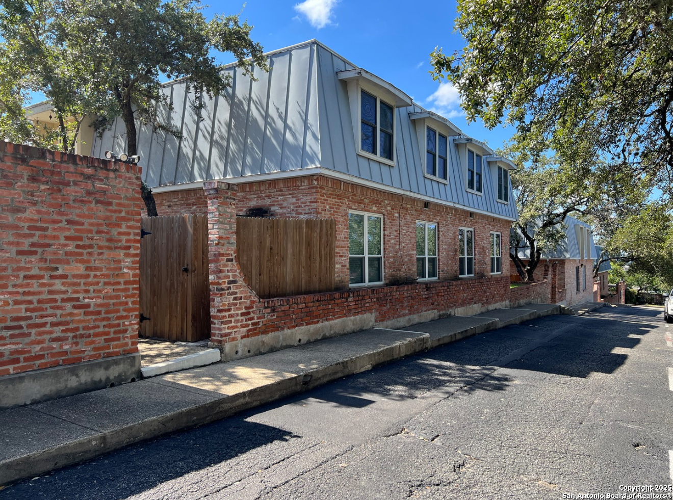 Property Photo: 6718 Callaghan Apt 404 TX 78229