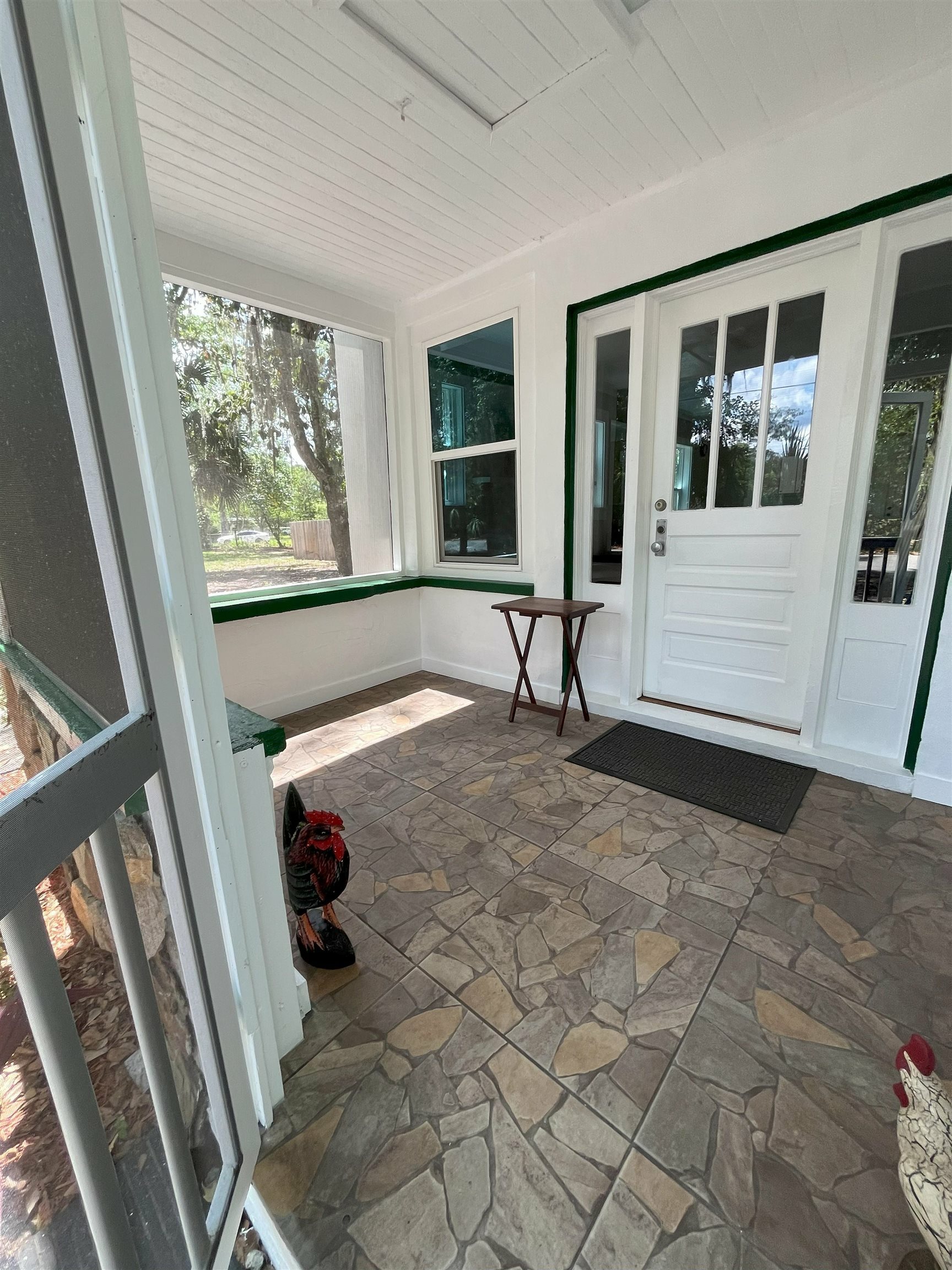 Property Photo: 221 Old Peniel Rd FL 32177