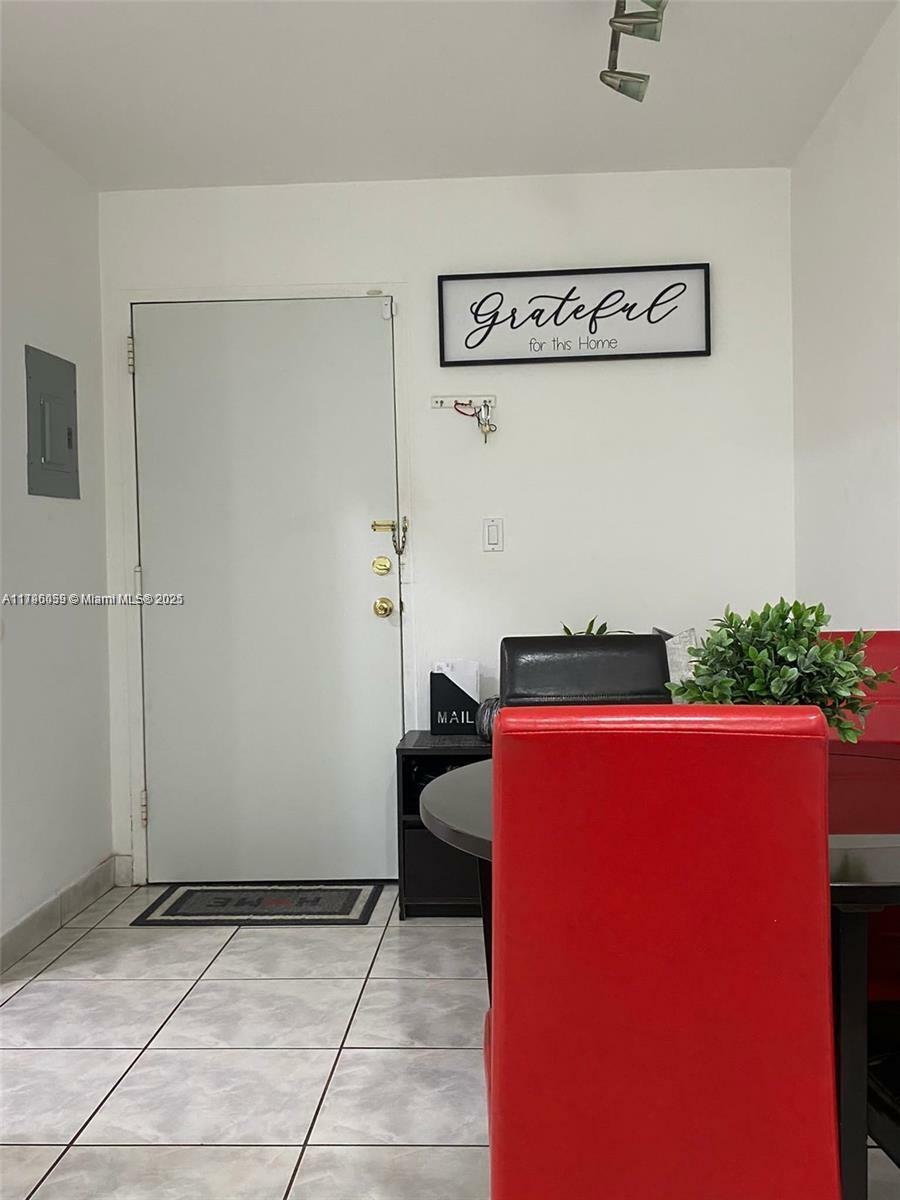10379 N Kendall Dr L2  Miami FL 33176 photo