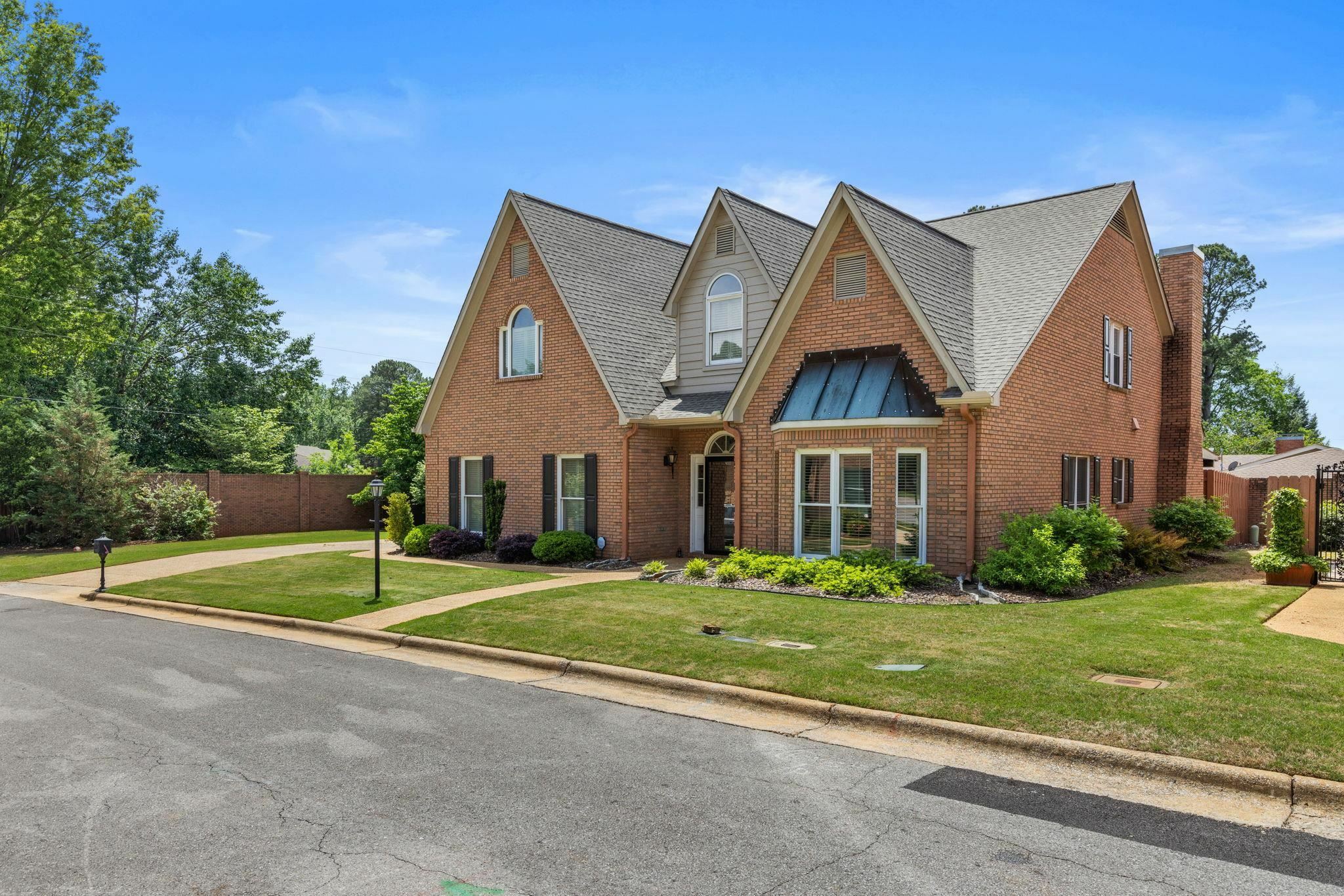 Property Photo: 12 Brannon Ct AL 35630 - FLORENCE