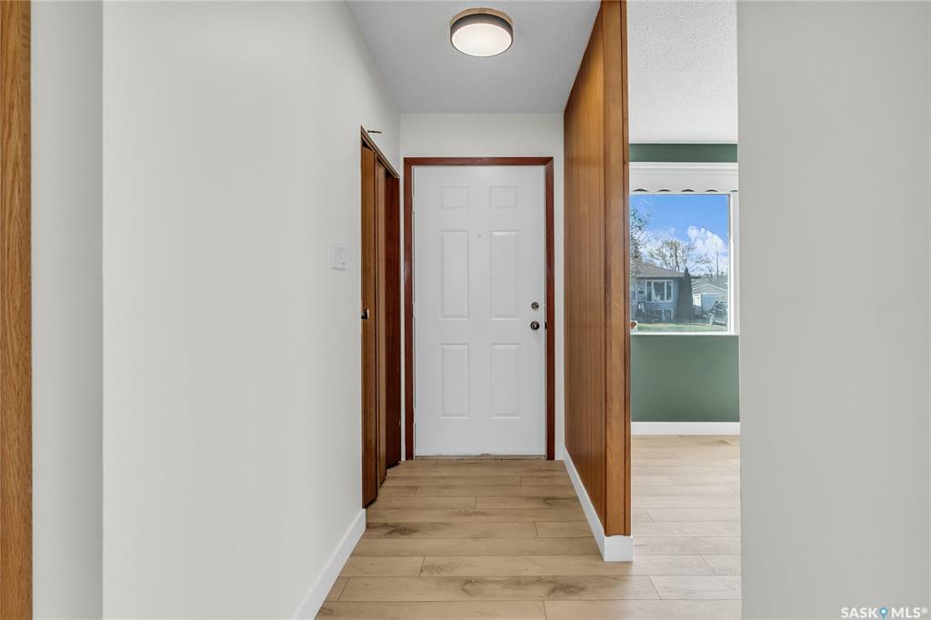 Property Photo: 2509 Irvine Avenue SK S7J 2A9