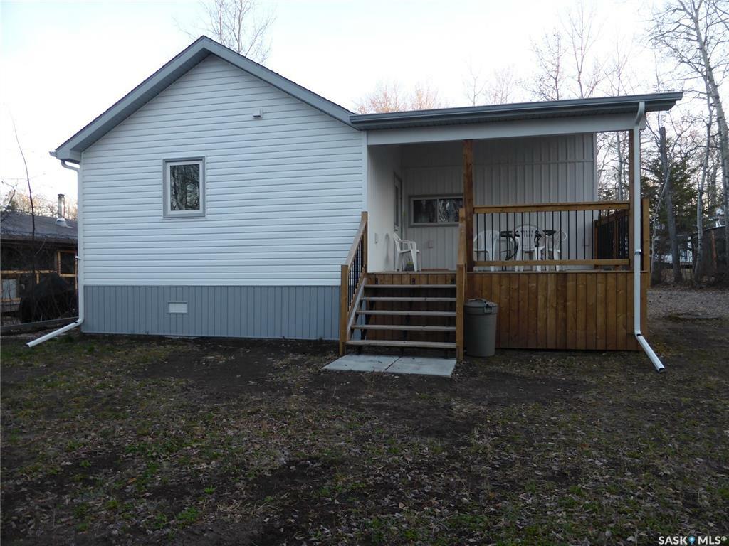Property Photo: 727 Sunrise Avenue SK S0M 1J0