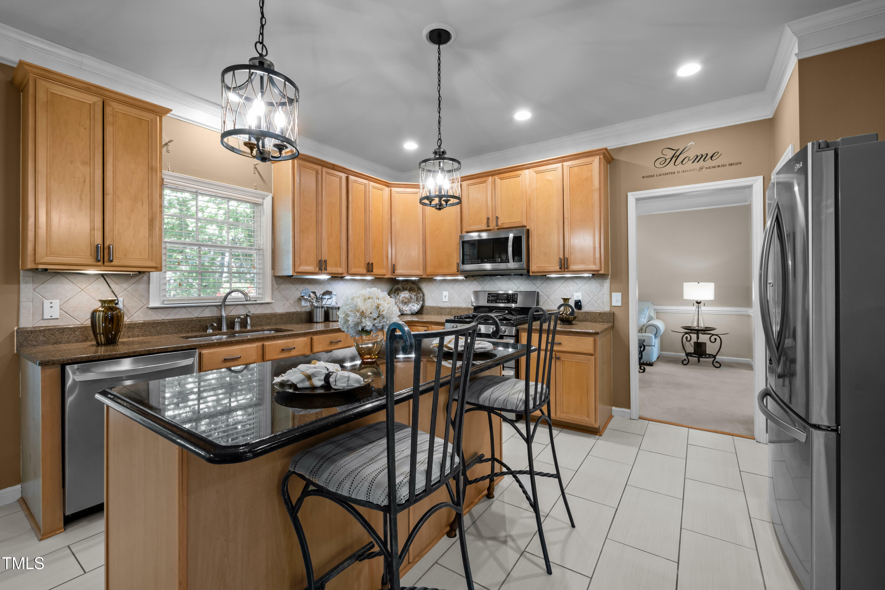 Property Photo: 11 Smoketree Court NC 27712