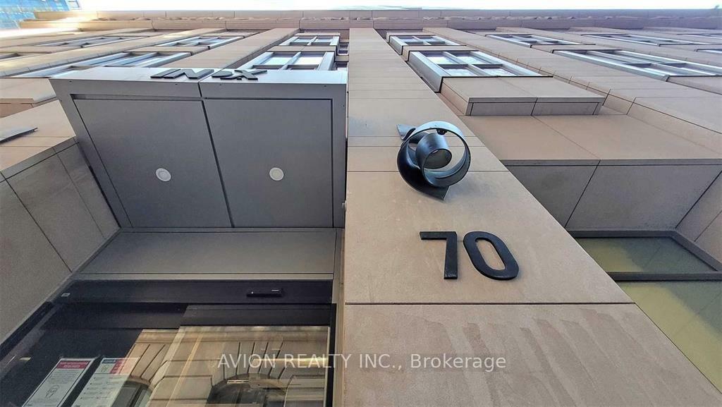 Property Photo: 70 Temperance Street 2105 ON M5H 0B1