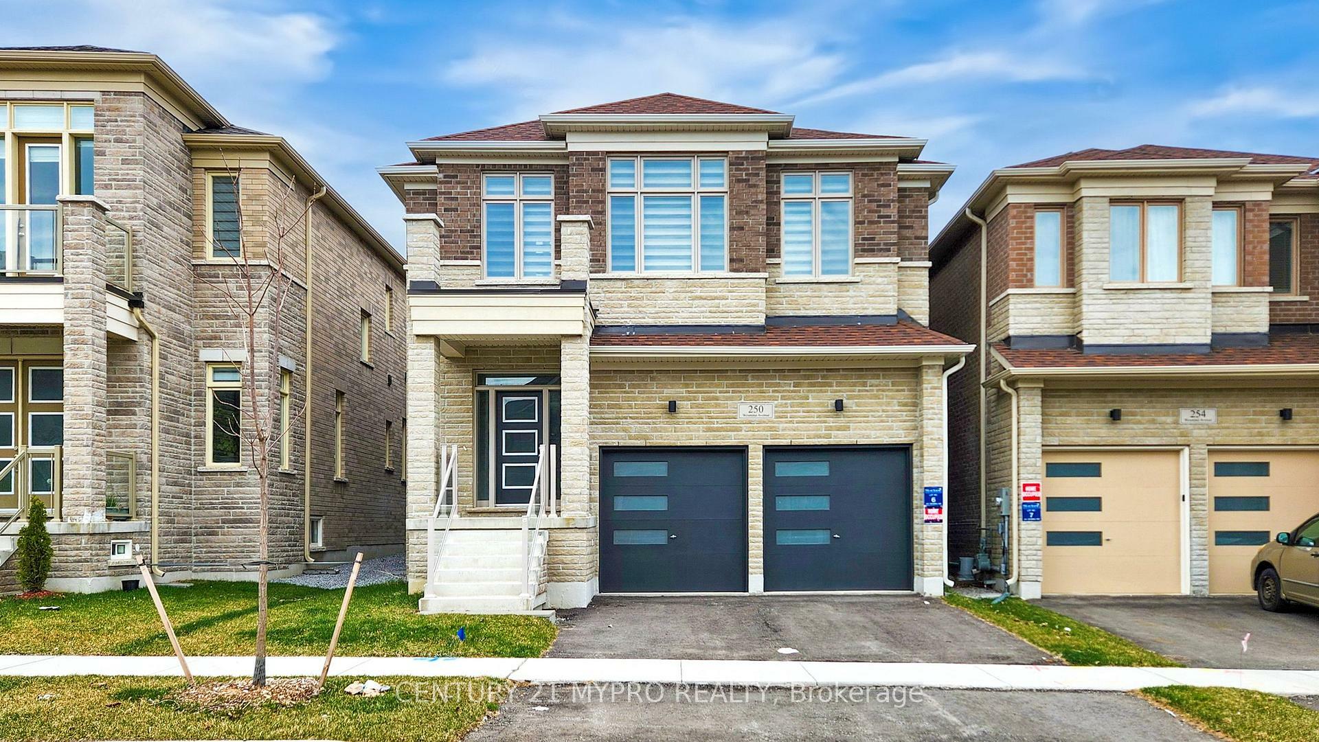 Photo de la propriété: 250 Wesmina Avenue ON L4A 5C2