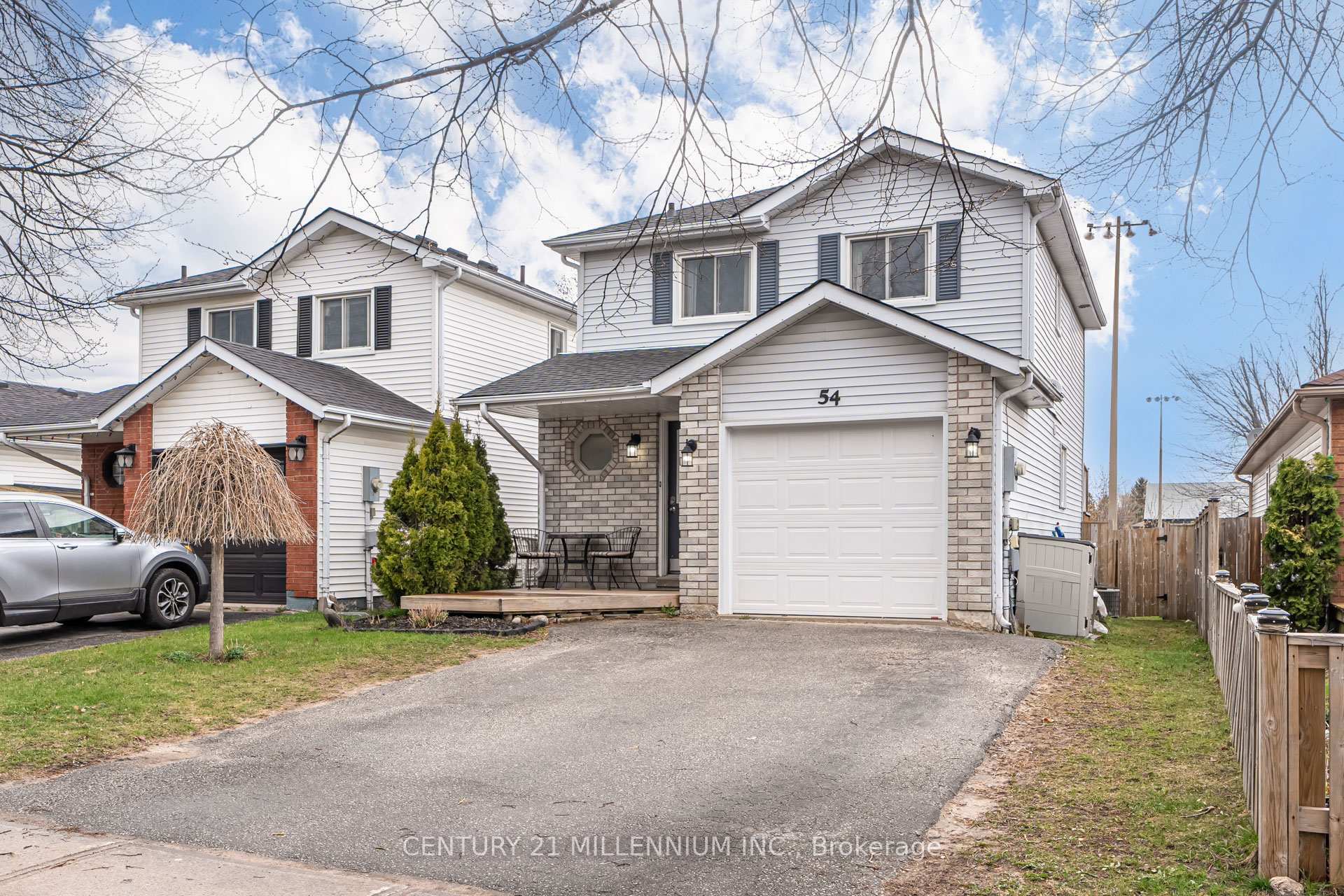 Property Photo: 54 Arthur Avenue ON L4M 6H5