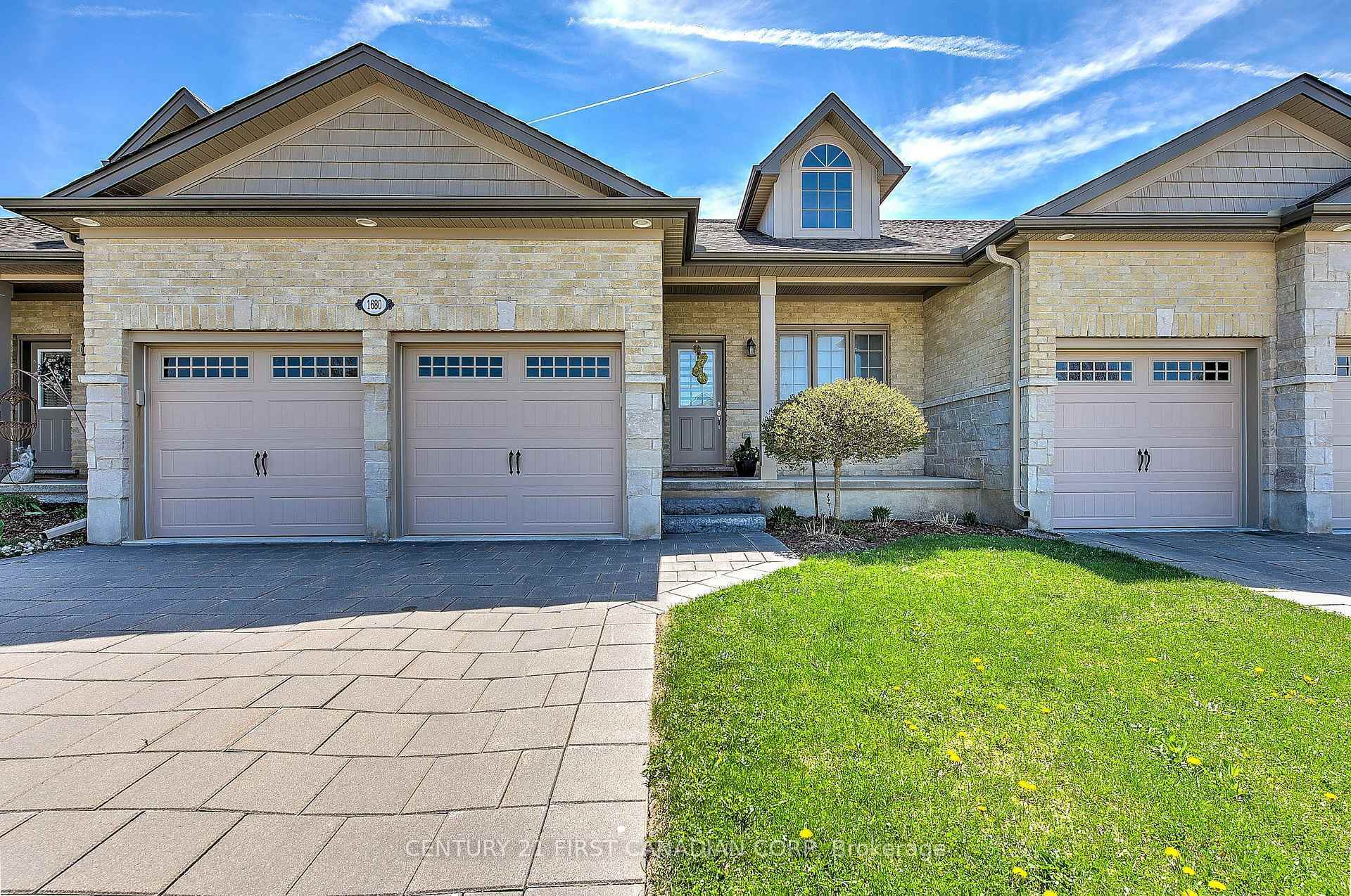 Property Photo: 1680 Bayswater Crescent ON N6G 0A9