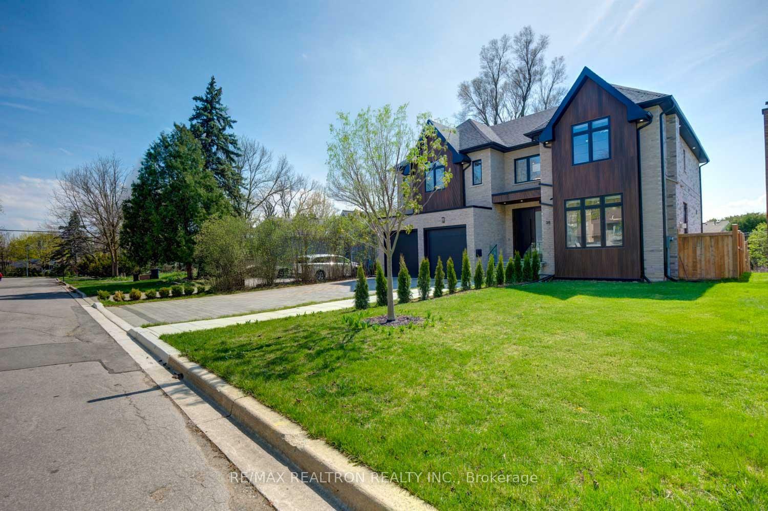 Property Photo: 28 Ternhill Crescent ON M3C 2E5