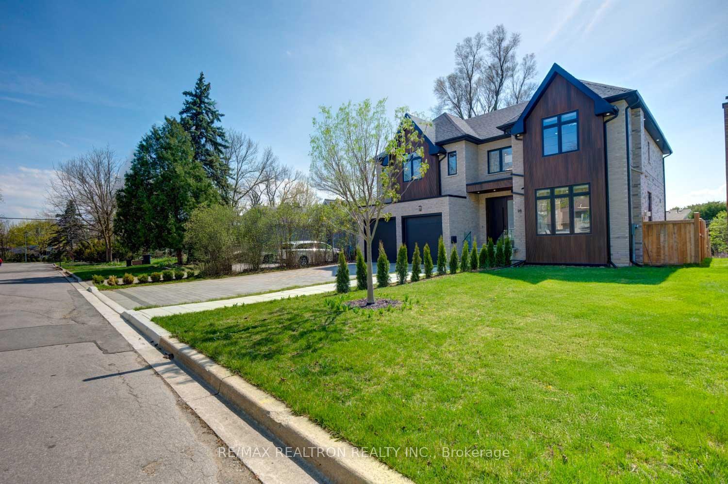 Property Photo: 28 Ternhill Crescent ON M3C 2E5
