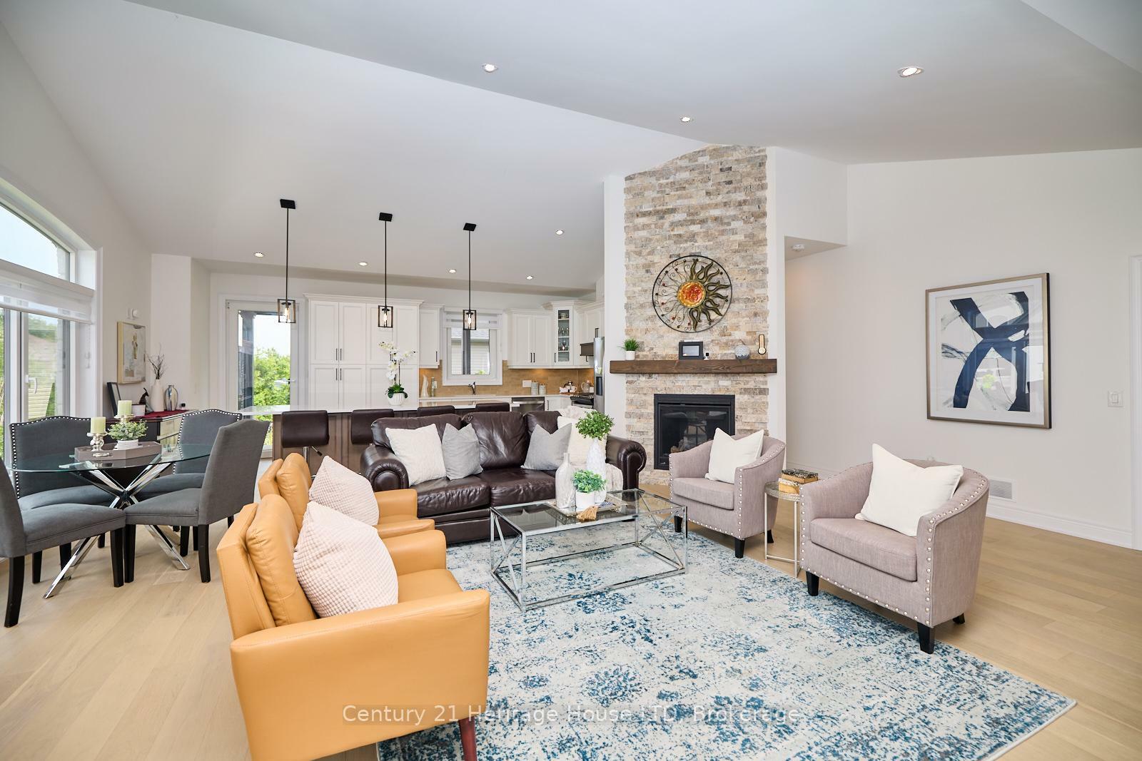 Property Photo: 4242 Village Creek Drive ON L0S 1S0
