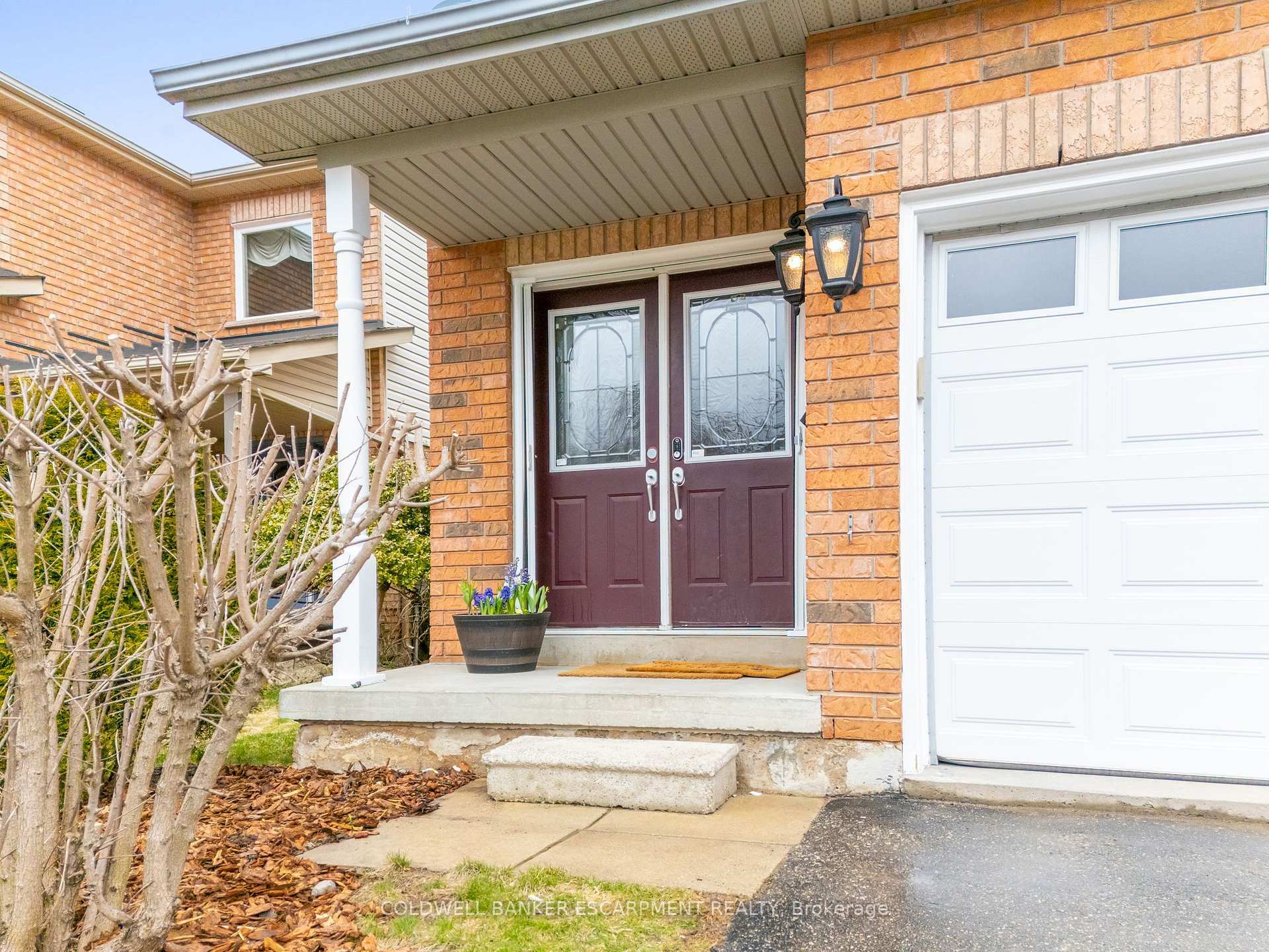 Photo de la propriété: 26 Spruce Boulevard ON L7J 2Y2