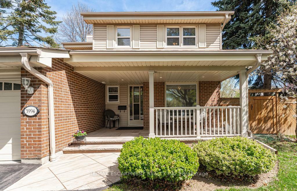Photo de la propriété: 3994 Taffey Crescent ON L5L 2A7