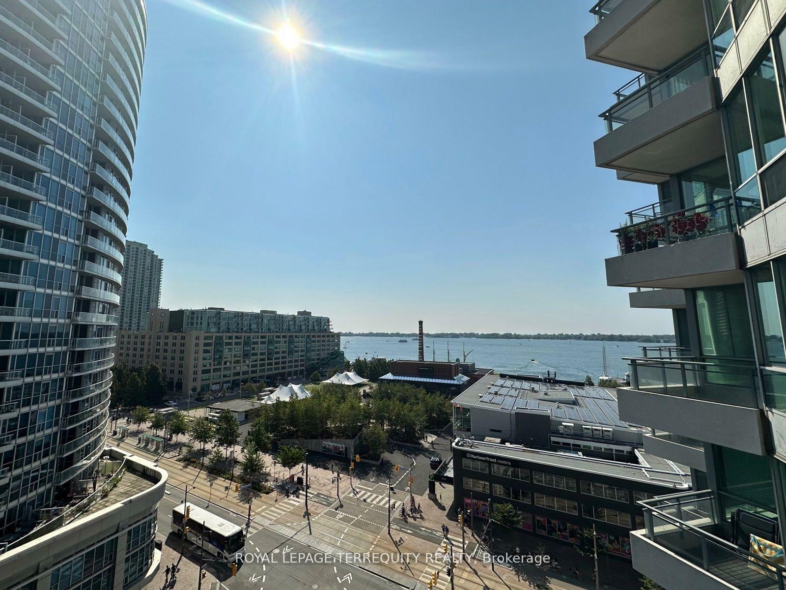 Property Photo: 228 Queens Quay W 1202 ON M5J 2X1