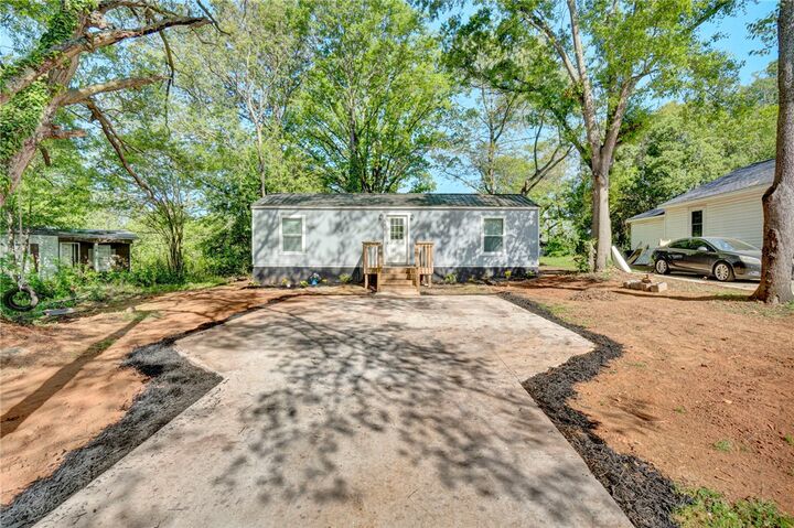 Property Photo: 612 Martha Drive SC 29624
