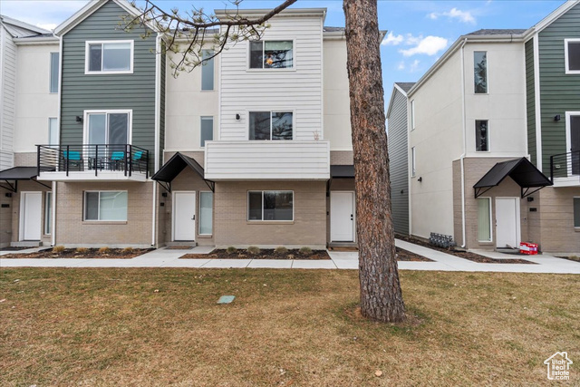 Property Photo: 481 E Alice Way UT 84041