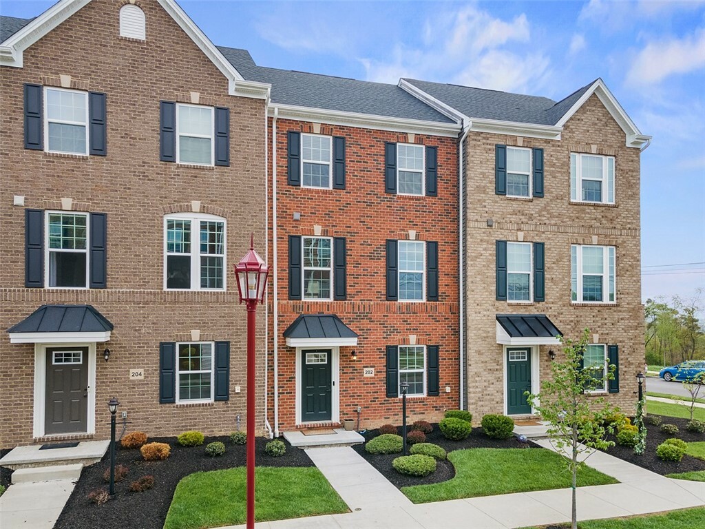 Property Photo: 202 Amon St PA 16066
