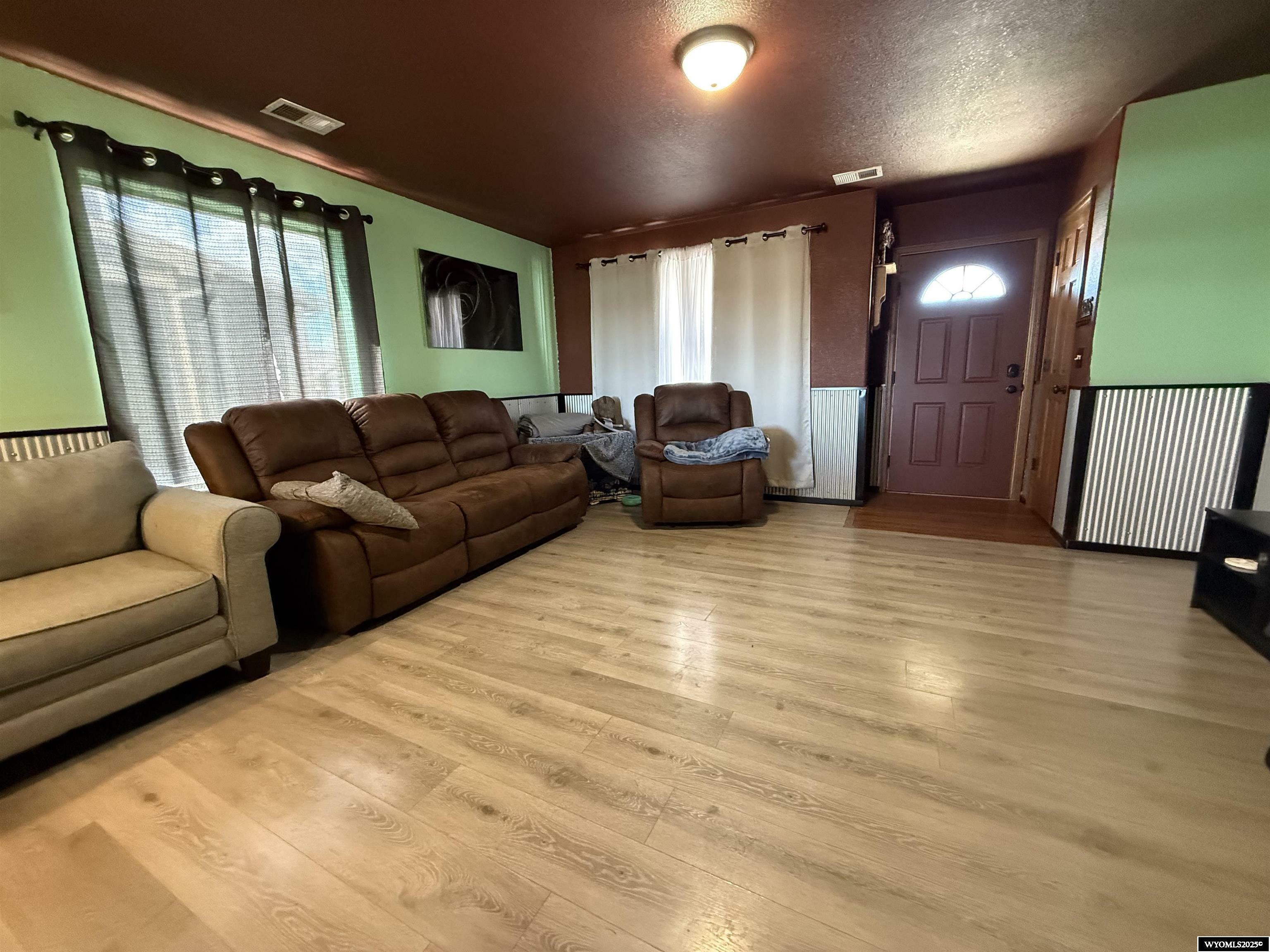 Property Photo: 737 Reshaw Circle WY 82636