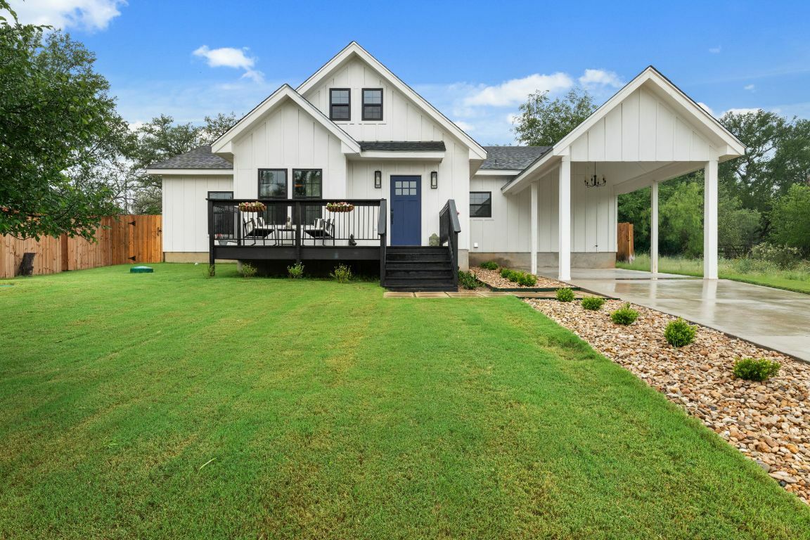 Property Photo: 206 Sunfire TX 78669