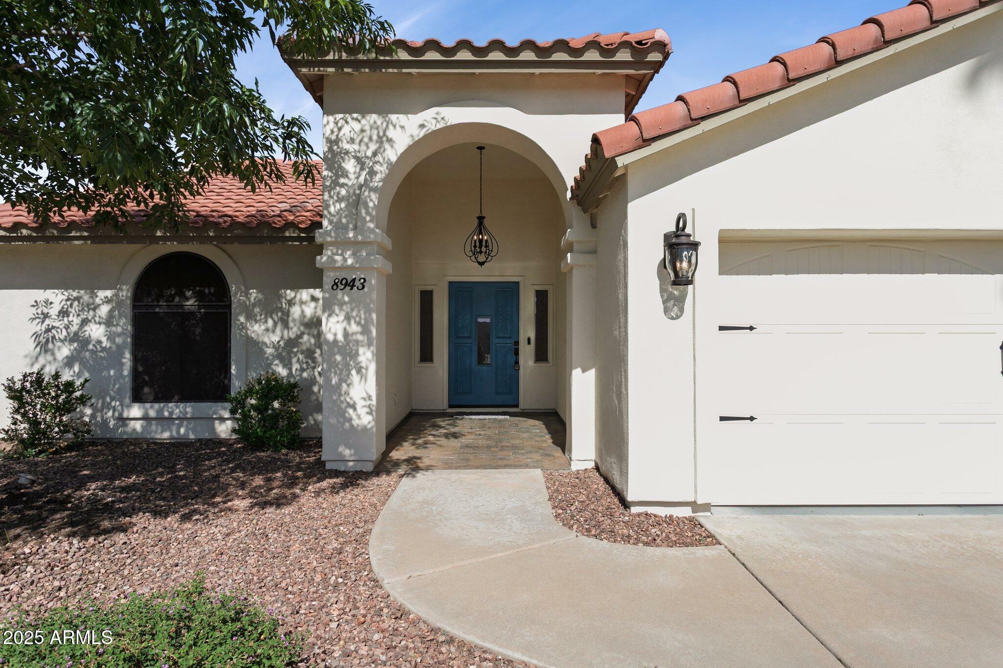 Property Photo: 8943 N 80th Place AZ 85258