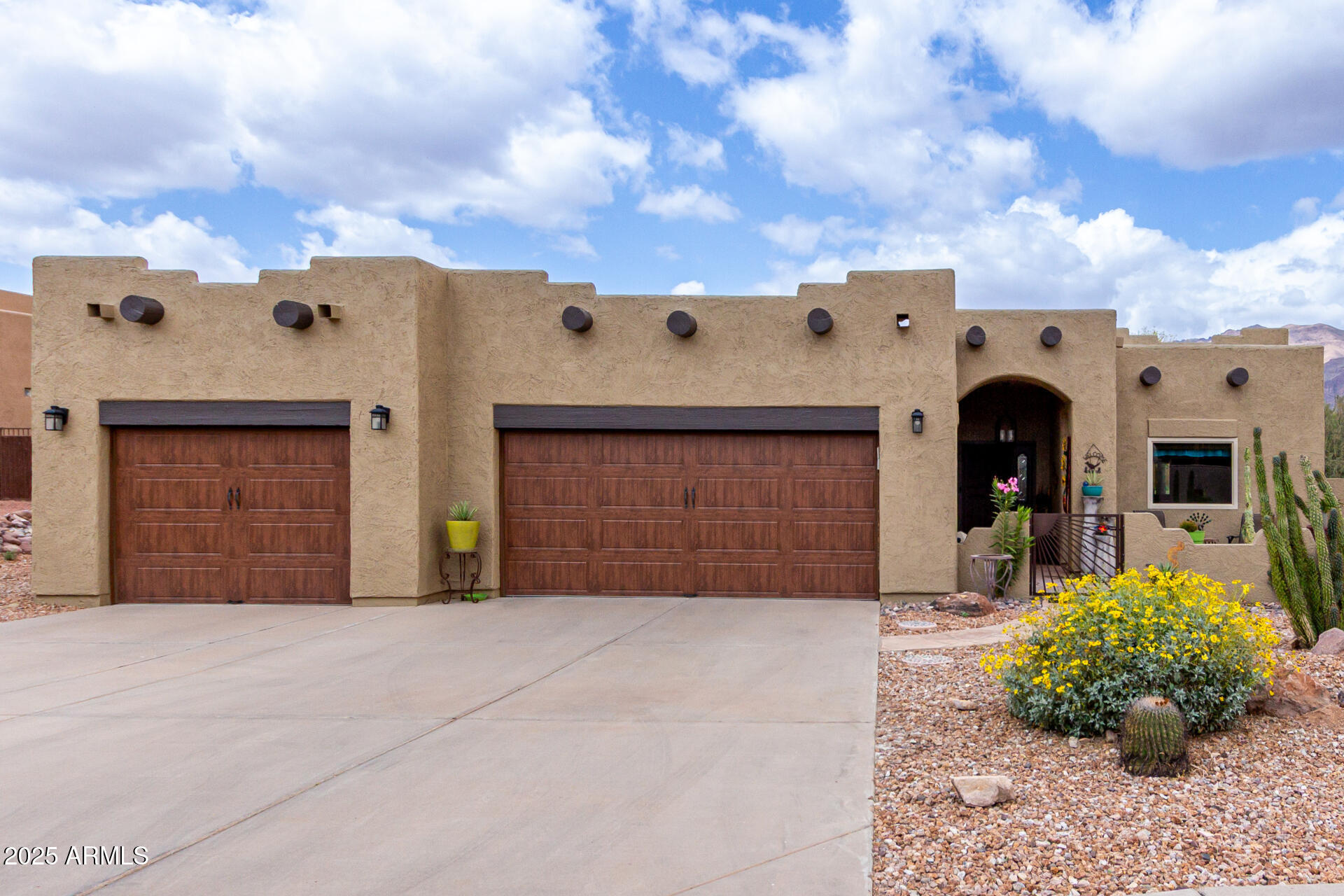 Property Photo: 9938 E Little Nugget Way AZ 85118