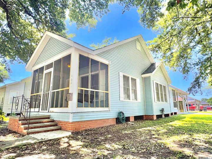 Property Photo:  600 Lee Ave  LA 70346 