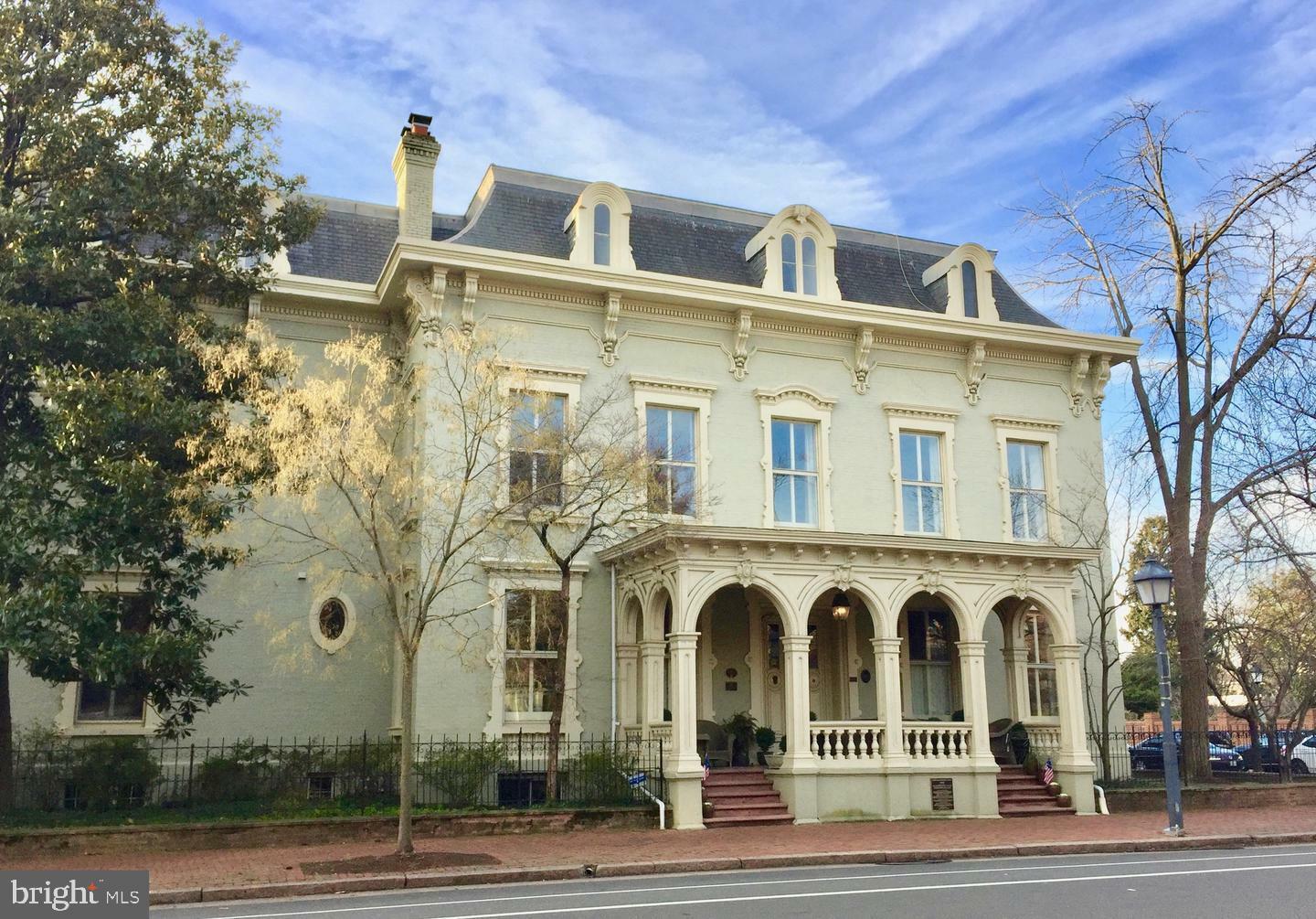 Property Photo: 706 Prince Street 7 VA 22314