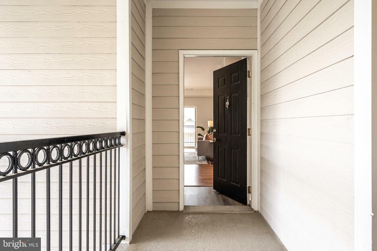 Property Photo: 1530 Spring Gate Drive 9423 VA 22102