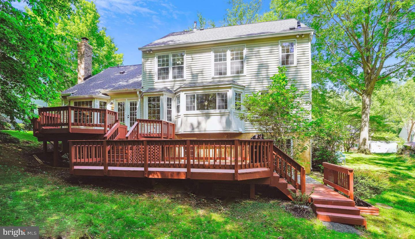 Property Photo: 12161 Darnley Road VA 22192