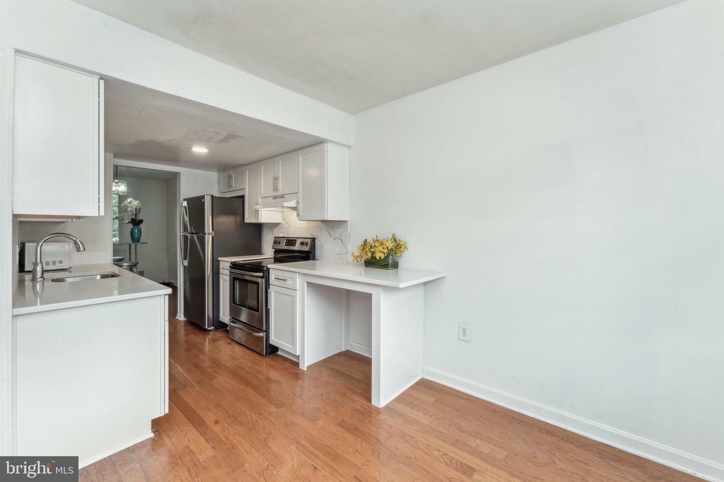Property Photo: 15 Prairie Rose Court MD 20878