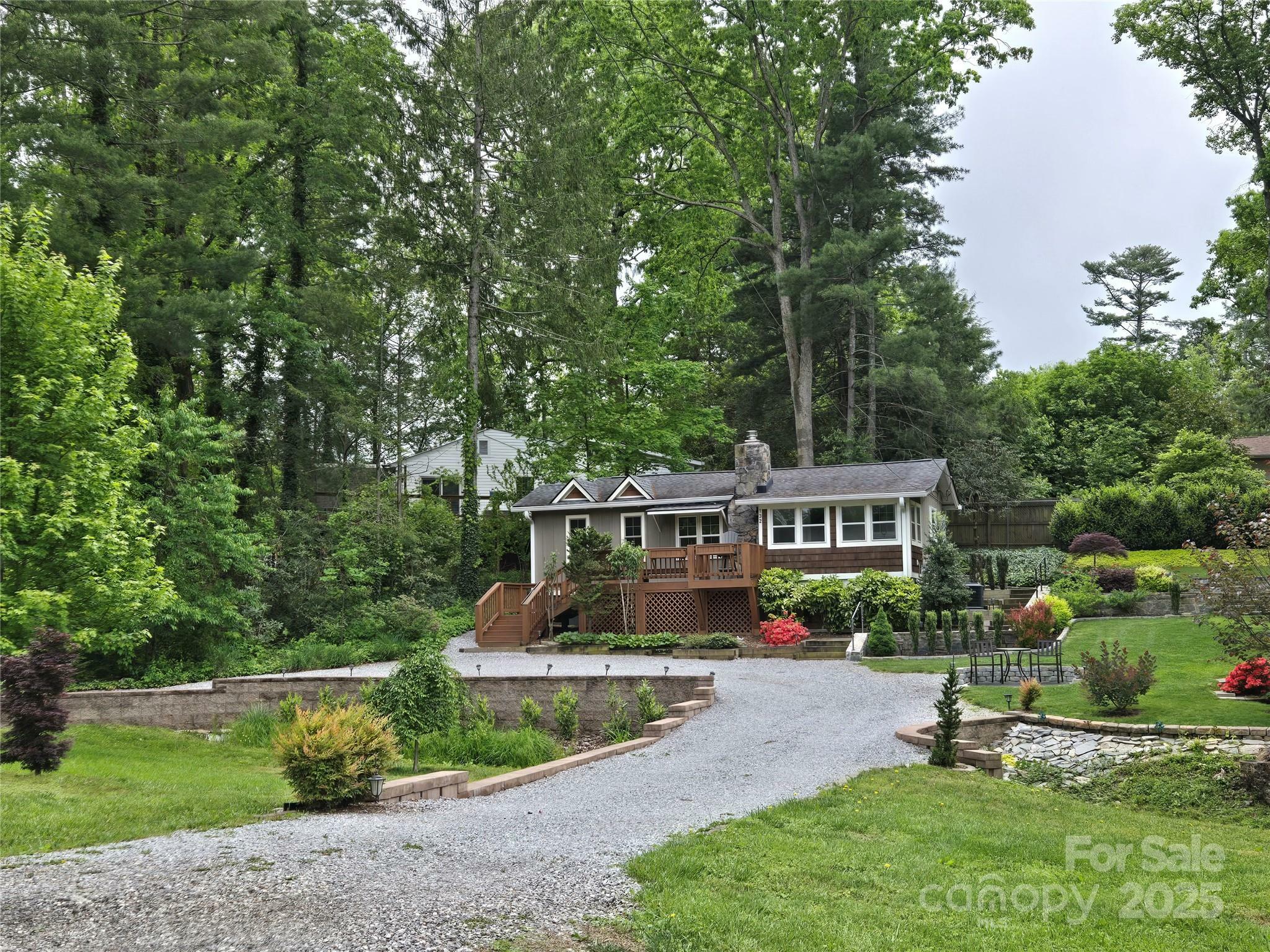 Property Photo: 132 Sycamore Terrace NC 28704